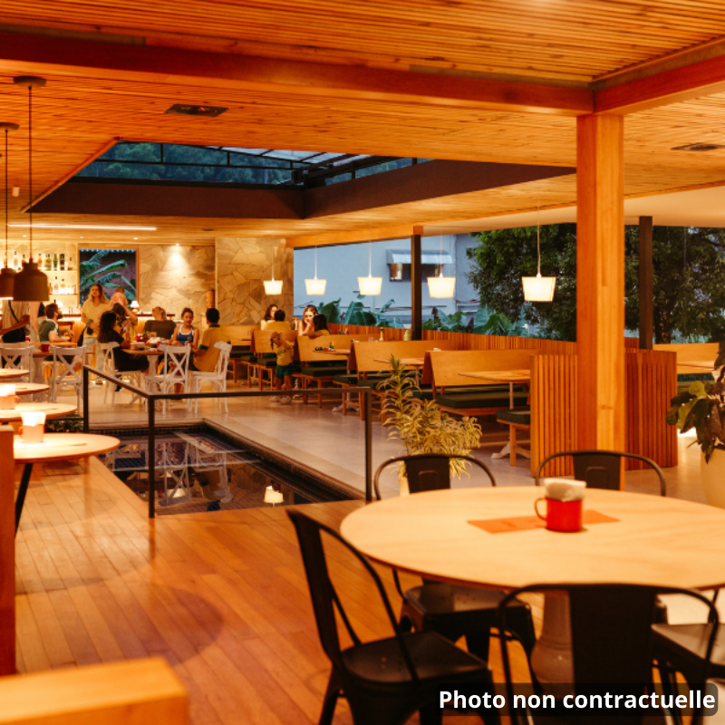 Hôtel à vendre - 1000.0 m2 - 39 - Jura