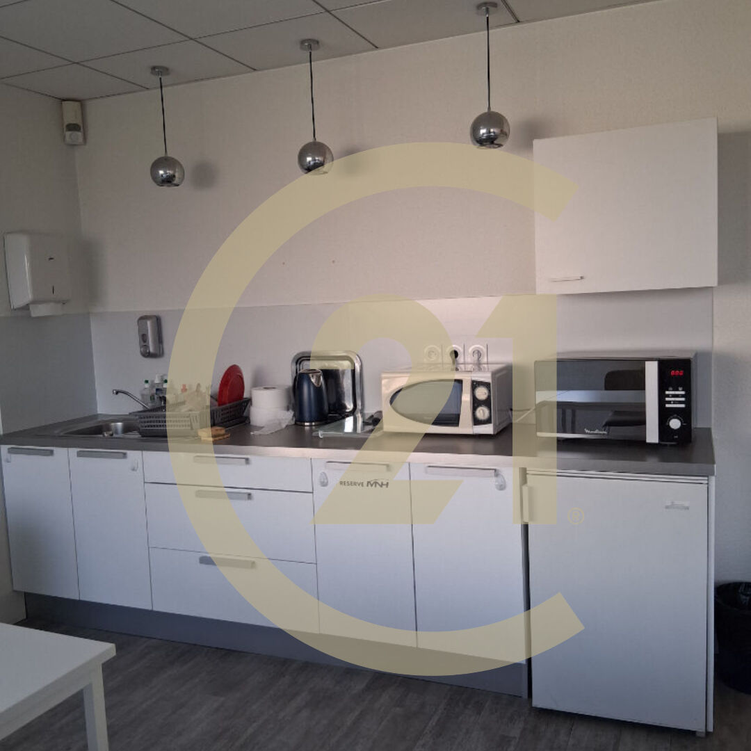 Bureaux à louer - 13.0 m2 - 01 - Ain