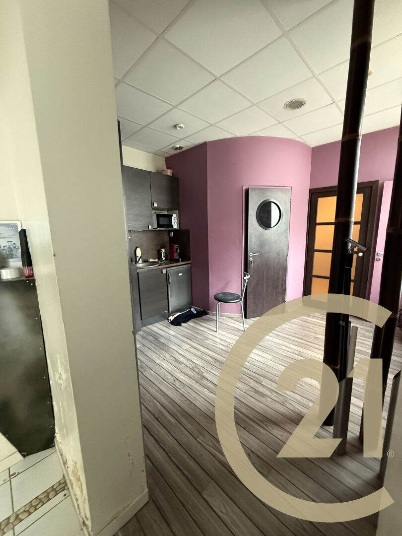 Local commercial à louer - 69.59 m2 - 71 - Saone-et-Loire