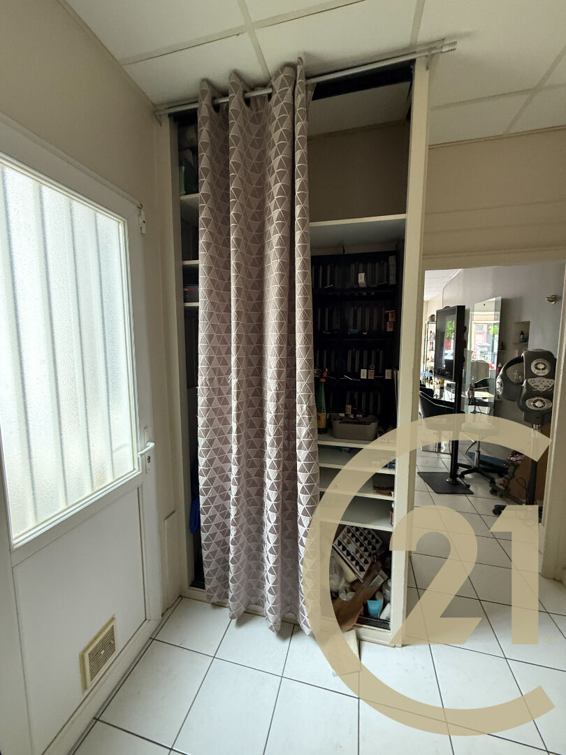 Local commercial à louer - 69.59 m2 - 71 - Saone-et-Loire