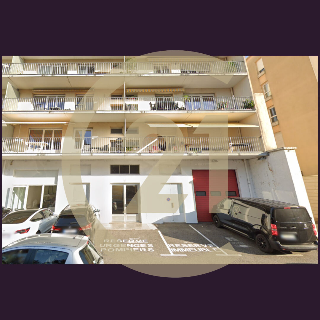 Local commercial à louer - 140.0 m2 - 39 - Jura