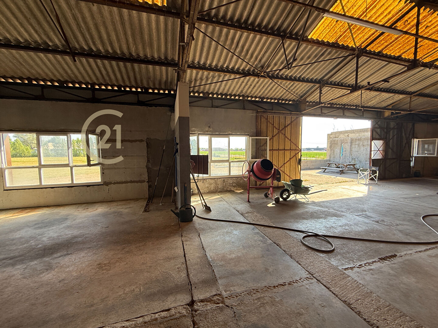 Local commercial à vendre - 1800.0 m2 - 71 - Saone-et-Loire