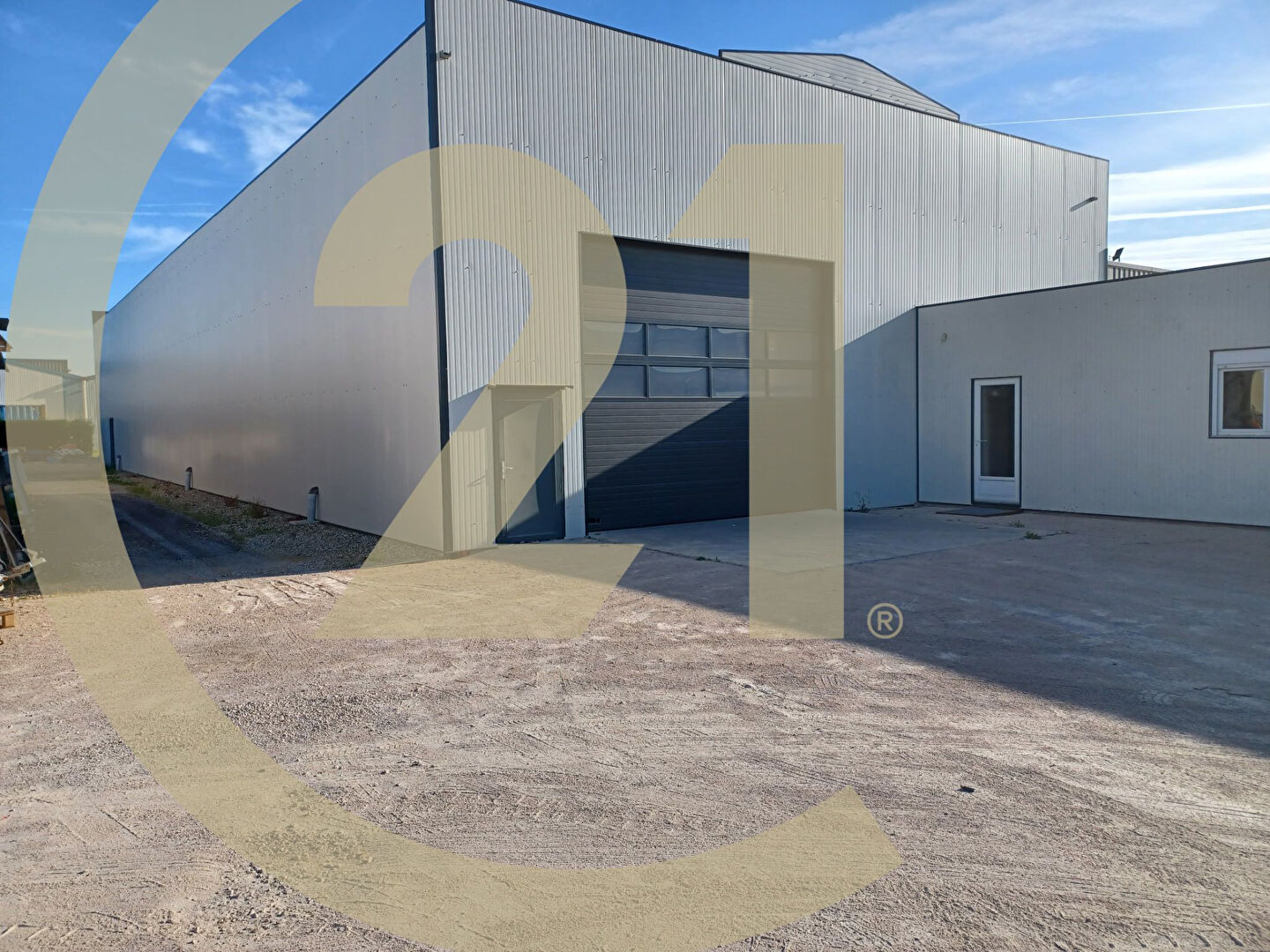 Entrepôt à louer - 585.0 m2 - 71 - Saone-et-Loire
