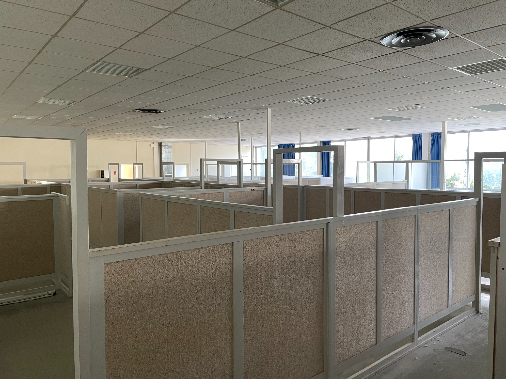 Agrandir la photo Bureaux à louer - 910.0 m2 - 64 - Pyrenees-Atlantiques