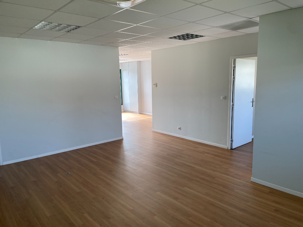 Agrandir la photo Bureaux à louer - 98.0 m2 - 64 - Pyrenees-Atlantiques