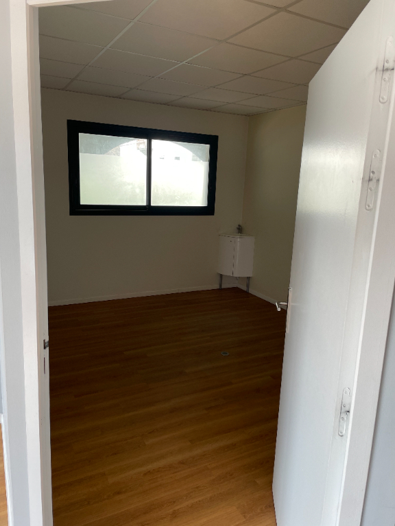 Agrandir la photo Bureaux à louer - 98.0 m2 - 64 - Pyrenees-Atlantiques
