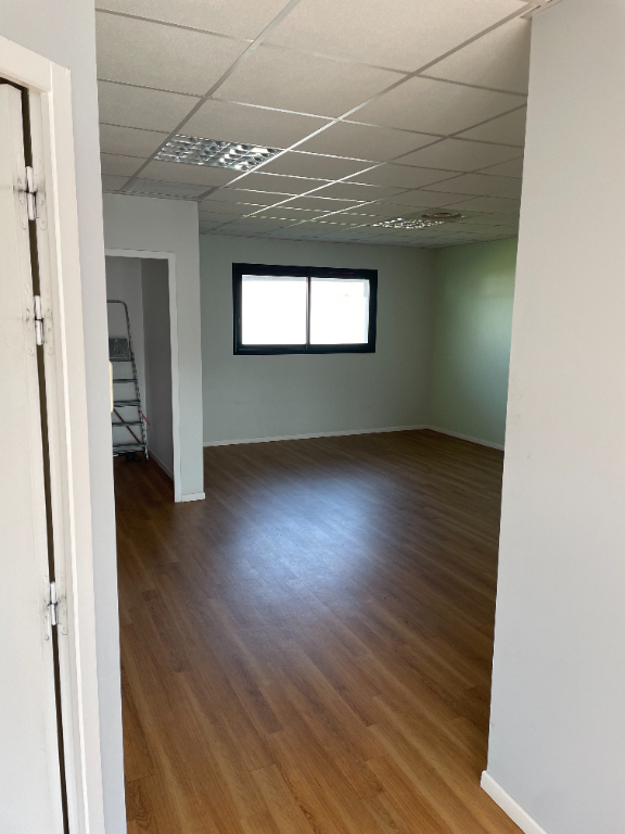 Agrandir la photo Bureaux à louer - 98.0 m2 - 64 - Pyrenees-Atlantiques
