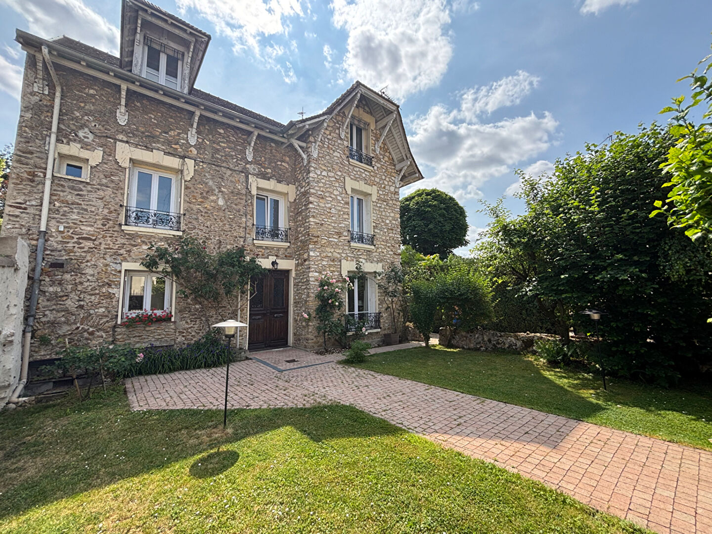 Agence immobilière de CERCLE IMMOBILIER St Leu La Forêt - CERCLE IMMOBILIER