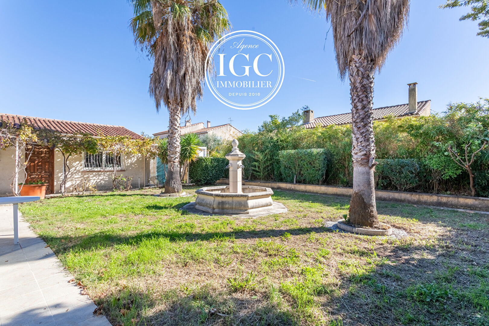 Photo MAISON TYPE 6 - 240 M² / 809 M² - MARIGNANE image 2/6