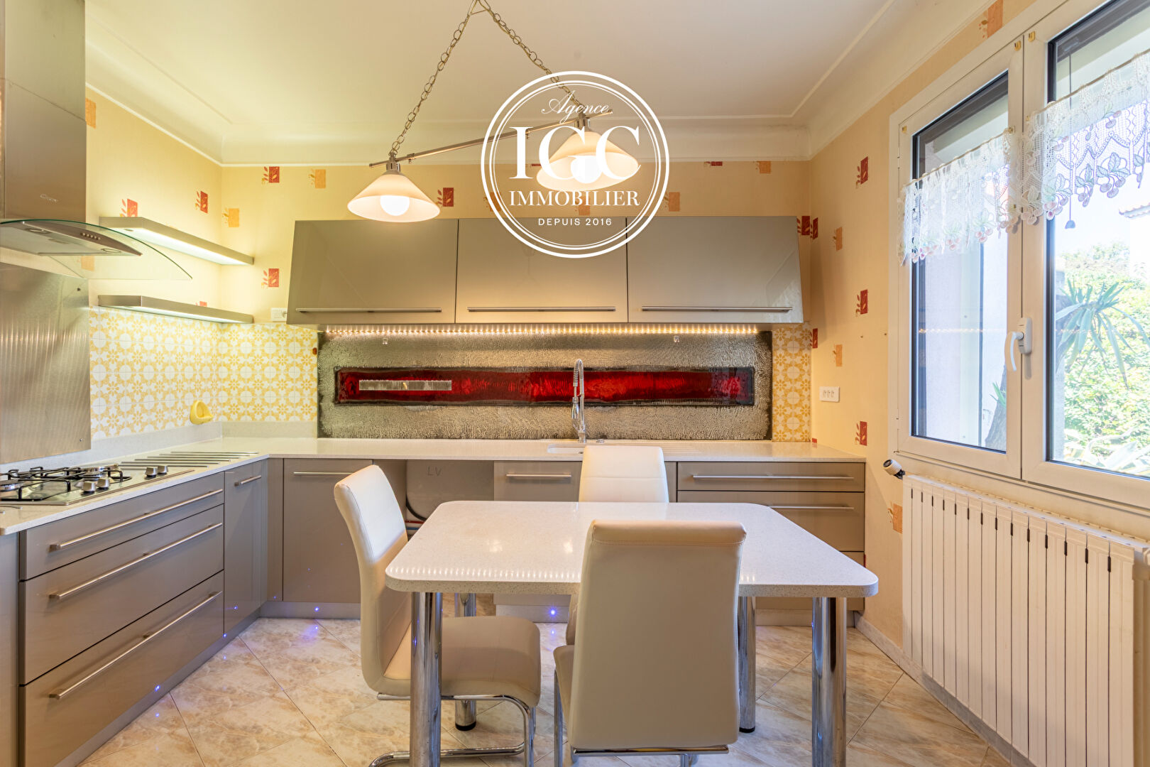 Photo MAISON TYPE 6 - 240 M² / 809 M² - MARIGNANE image 5/6