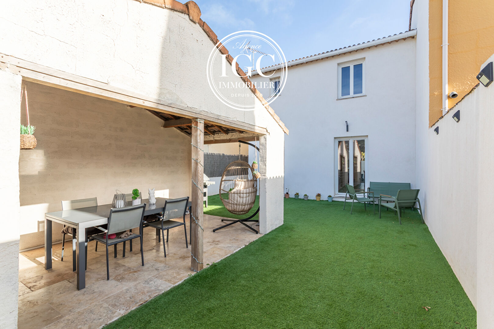 Photo MAISON TYPE 4 - 86 M² - CHATEAUNEUF LES MARTIGUES - 163 M² TERRAIN image 1/6