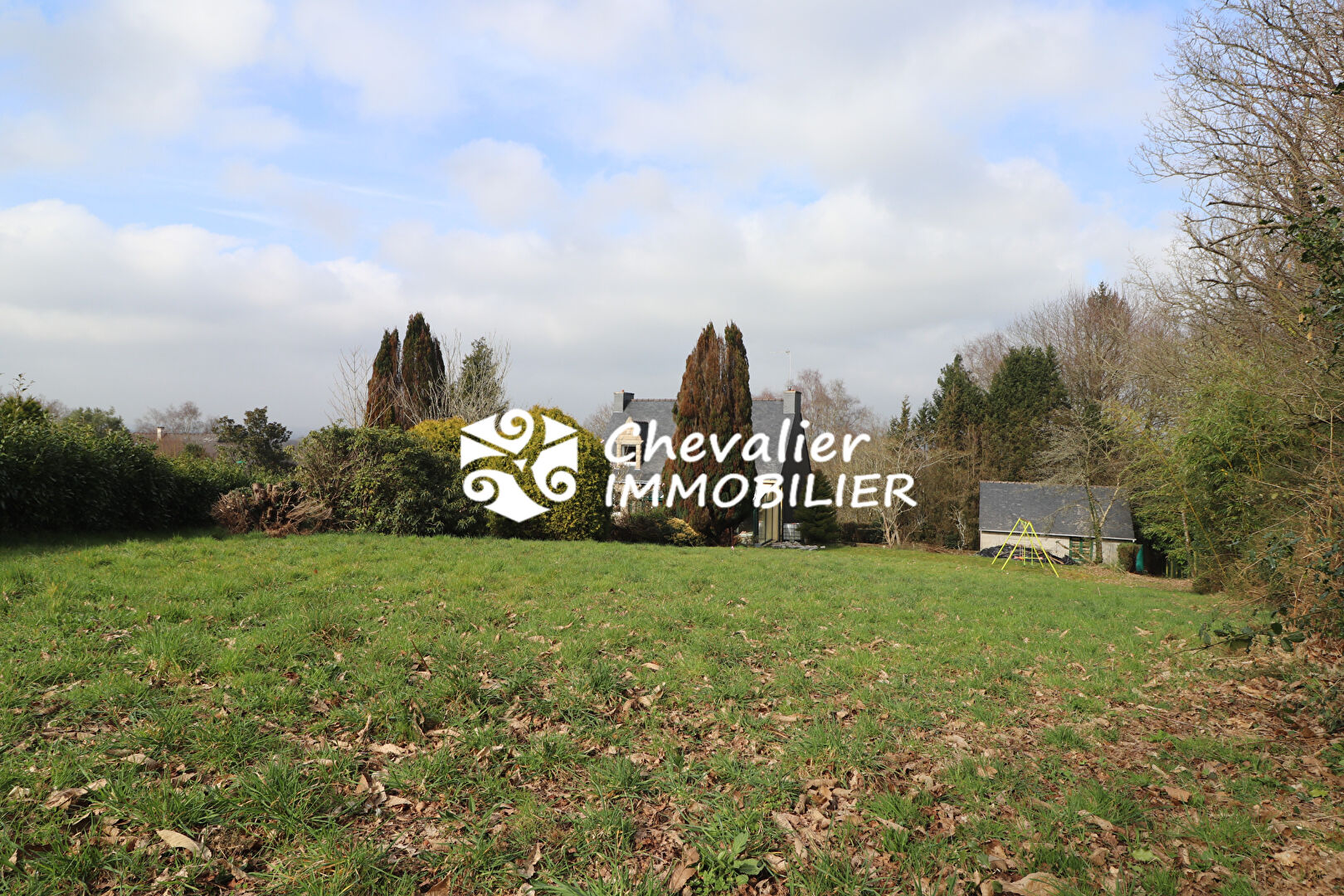 Photo TERRAIN A BATIR de 660 m² au Bourg de Monterblanc ! image 2/4
