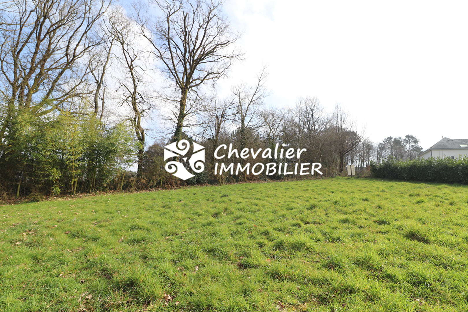Photo TERRAIN A BATIR de 660 m² au Bourg de Monterblanc ! image 3/4