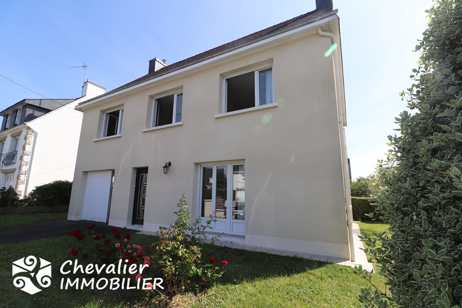 Photo Maison saine avec 5 chambres, au fort potentiel et AU CALME ! image 2/6