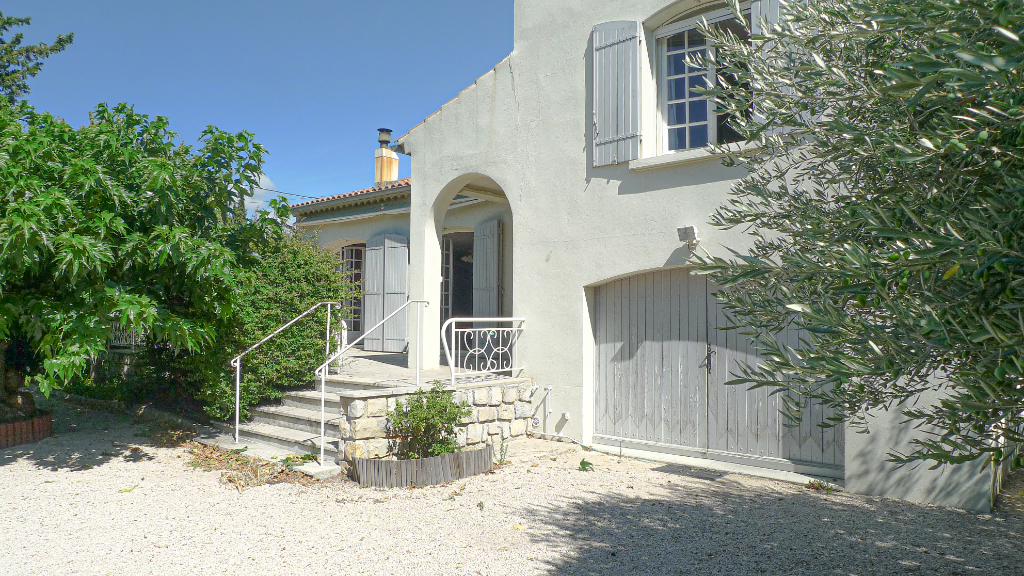 Idéalement située sur Sainte Cécile les Vignes, villa de 102m² Sainte