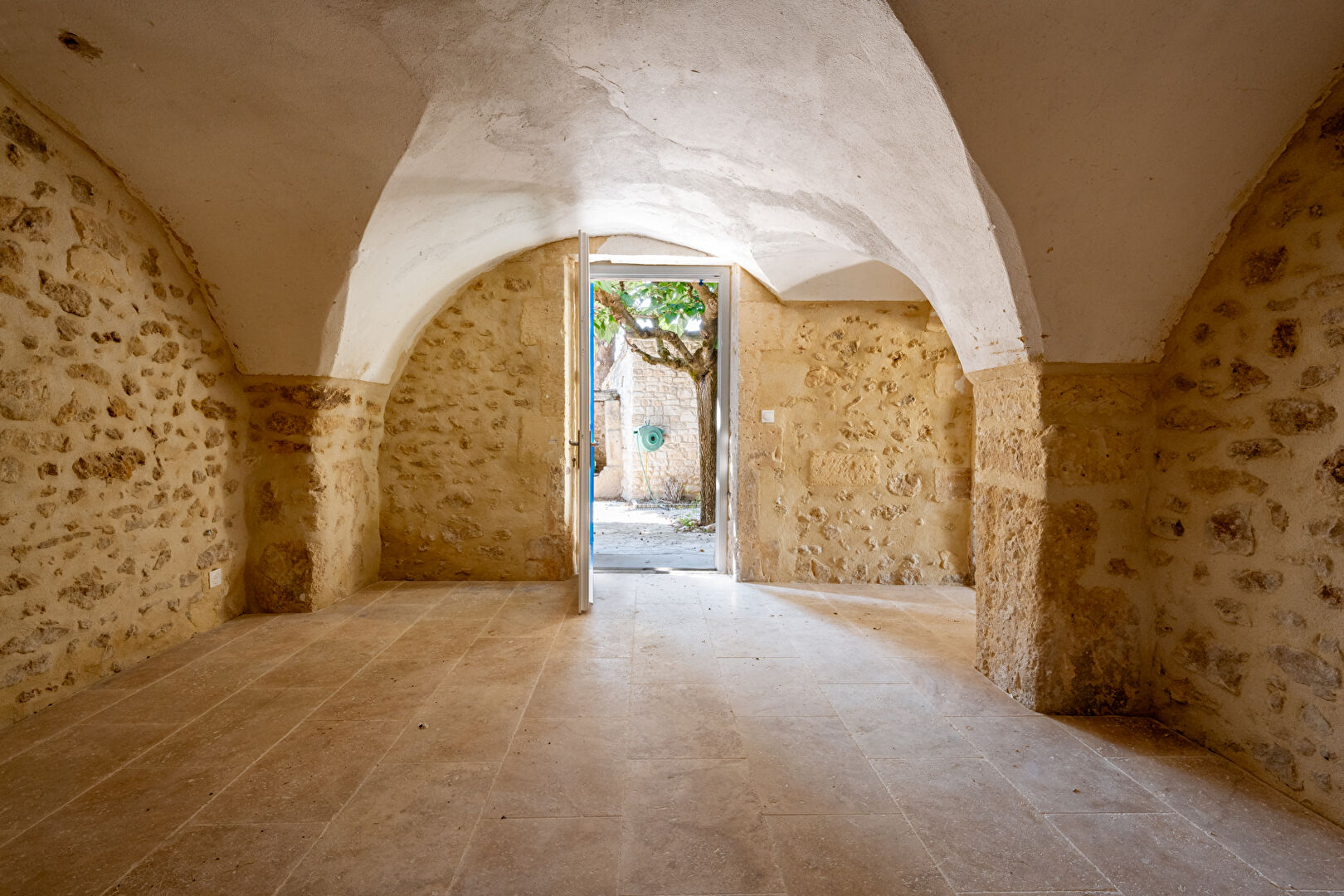 Agence immobilière de CHRISTINE MIRANDA IMMOBILIER - CHRISTINE MIRANDA IMMOBILIER  St paul trois chateaux