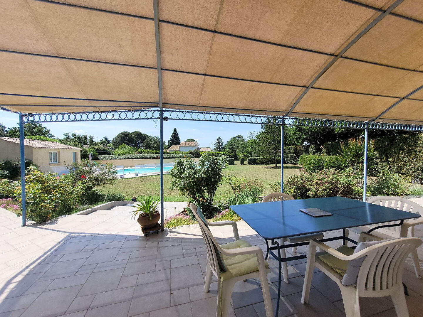 Photo Maison avec piscine  proche village image 2/6