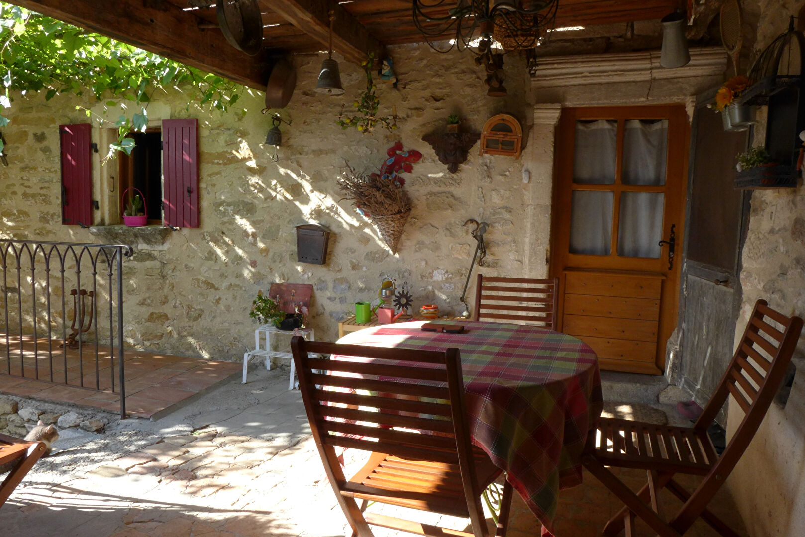 Photo A vendre, Ardèche méridionale, Propriété avec 2 logements, Vue et piscine! image 6/6