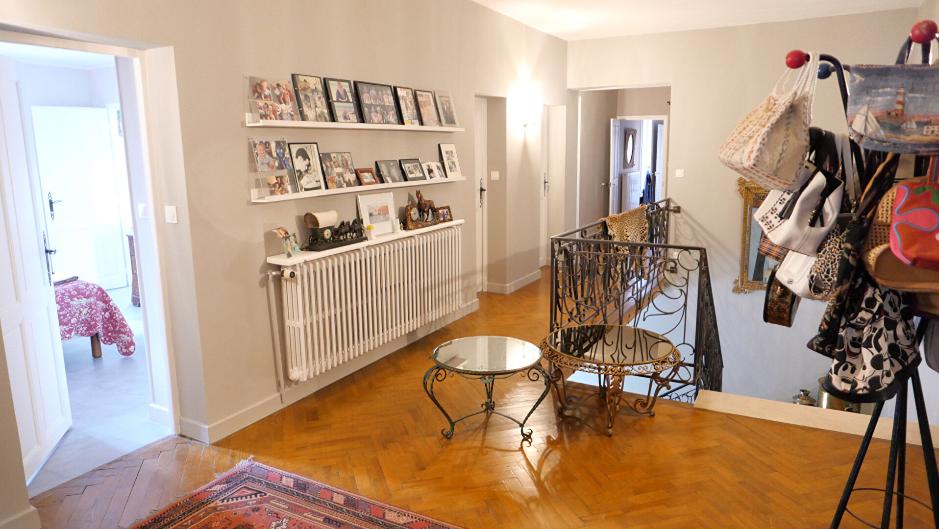 Photo Vivez l'innovation au coeur de Visan ! Dans un mas du 17ème siècle, 1 chambre avec salle d'eau et WC. image 2/6