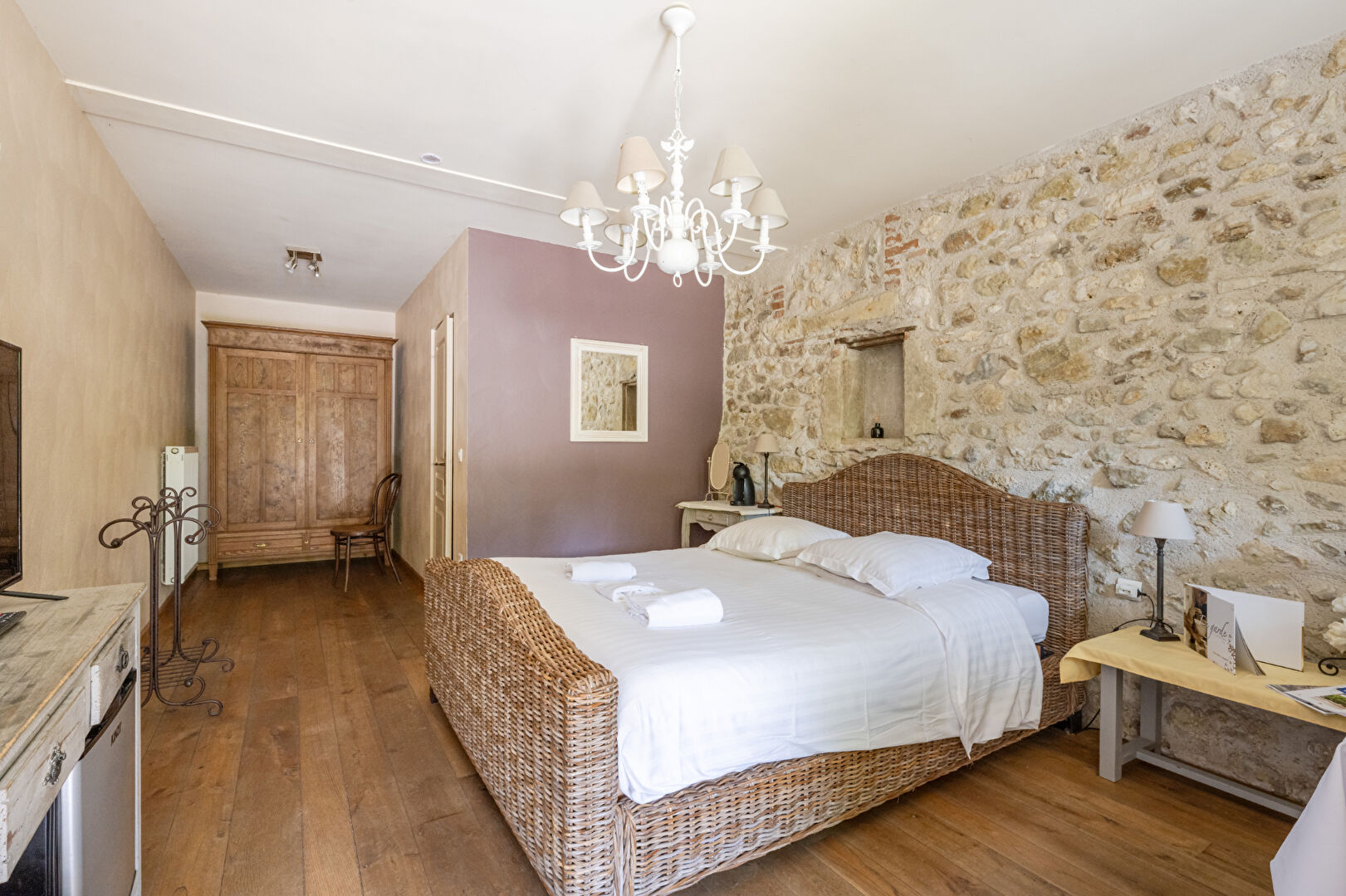Agence immobilière de CHRISTINE MIRANDA IMMOBILIER - CHRISTINE MIRANDA IMMOBILIER  St paul trois chateaux