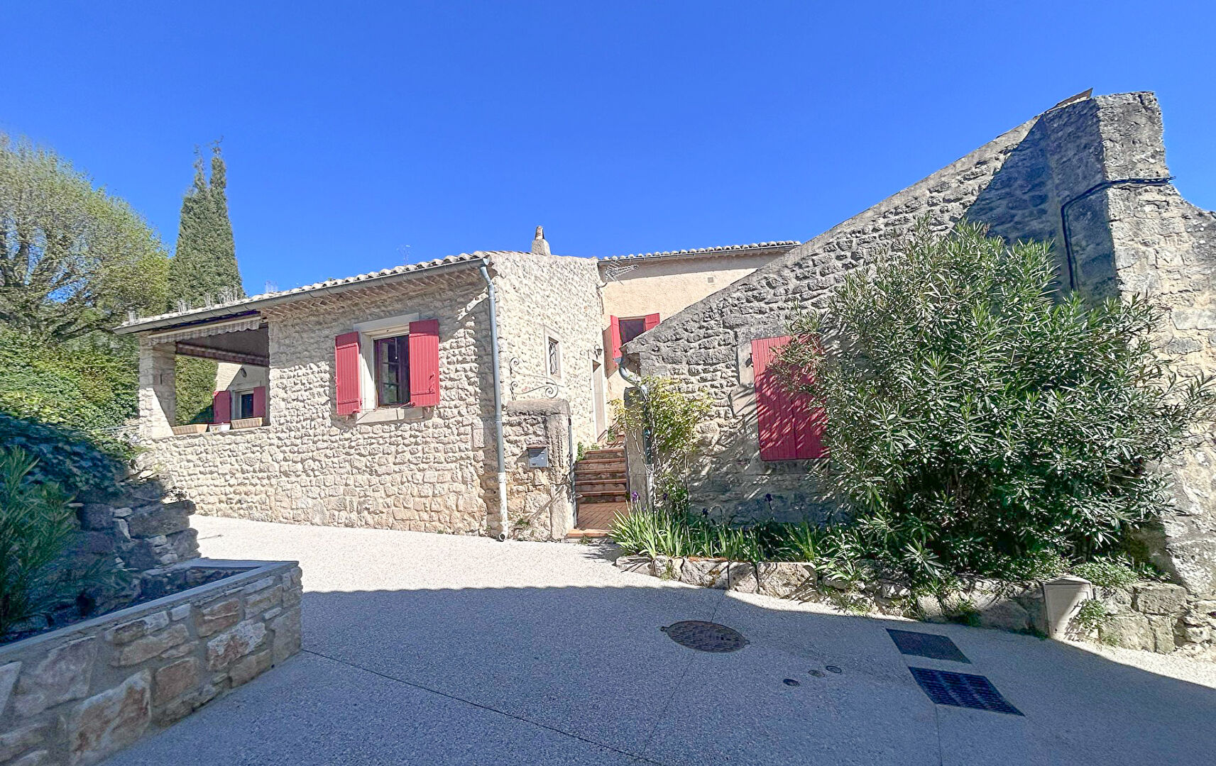 Agence immobilière de CHRISTINE MIRANDA IMMOBILIER - CHRISTINE MIRANDA IMMOBILIER  St paul trois chateaux