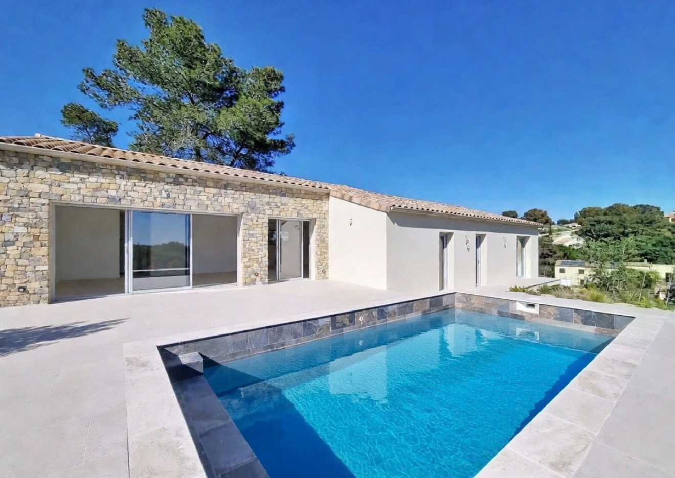 Agence immobilière de CHRISTINE MIRANDA IMMOBILIER - CHRISTINE MIRANDA IMMOBILIER  St paul trois chateaux