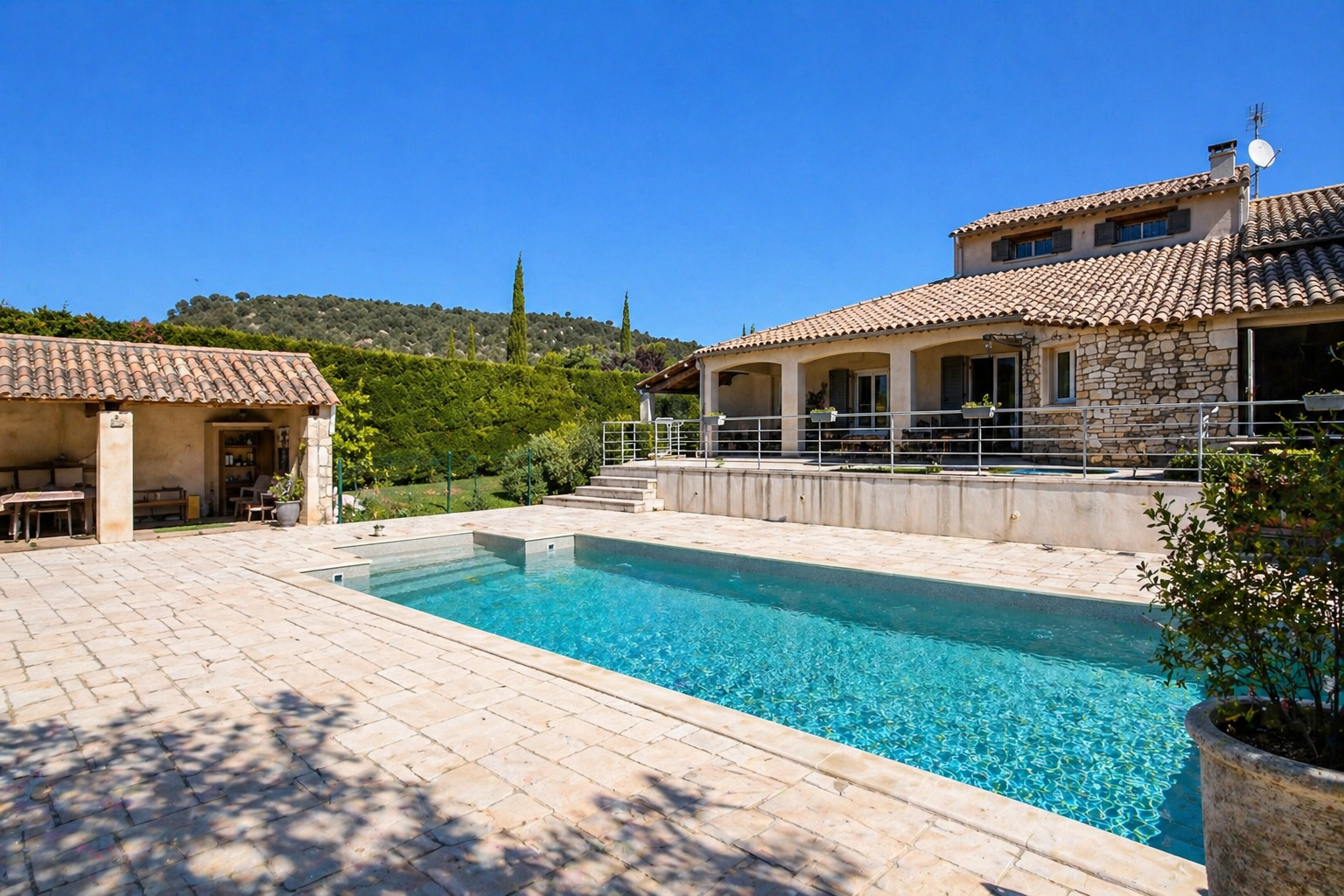 Agence immobilière de CHRISTINE MIRANDA IMMOBILIER - CHRISTINE MIRANDA IMMOBILIER  St paul trois chateaux