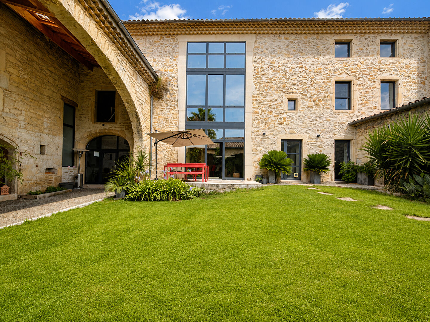 Agence immobilière de CHRISTINE MIRANDA IMMOBILIER - CHRISTINE MIRANDA IMMOBILIER  St paul trois chateaux
