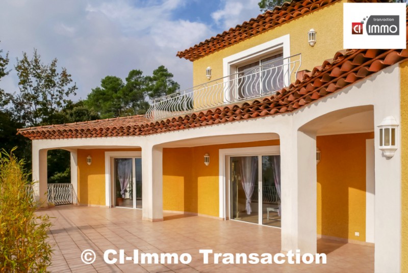 Maison à vendre Gareoult type 7 pièce(s) de180 m² sur 1650m² avec vue dominante Garéoult 83136