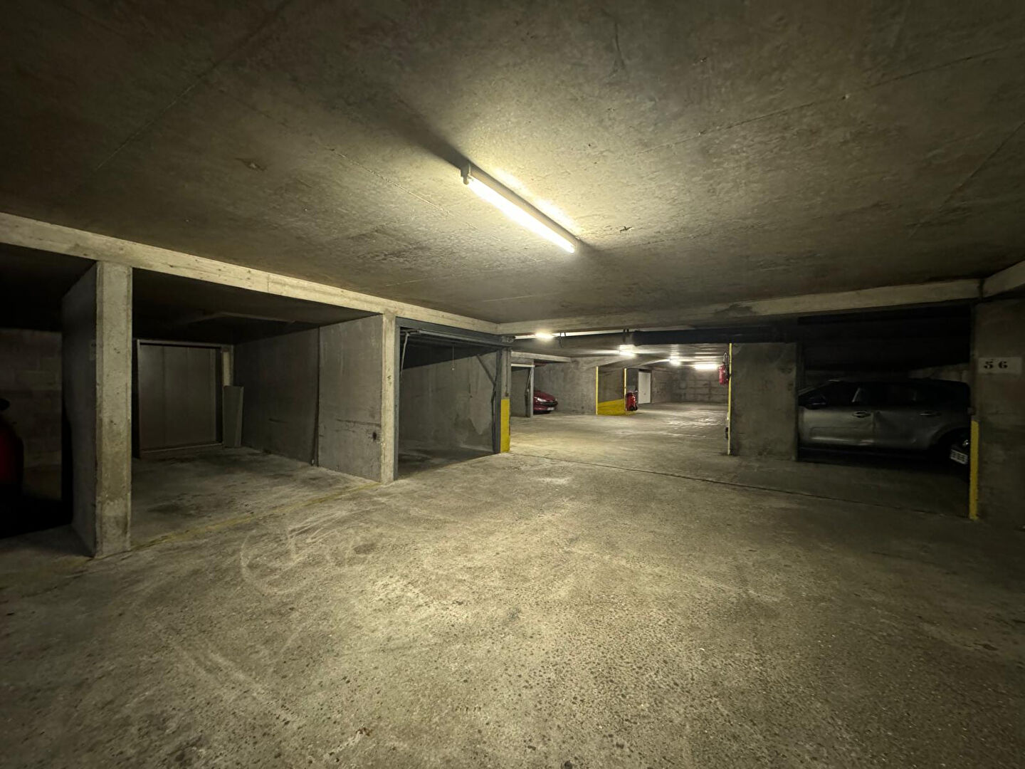 Photo EMPLACEMENT DE PARKING RUE ROSENWALD PARIS 15 image 3/5