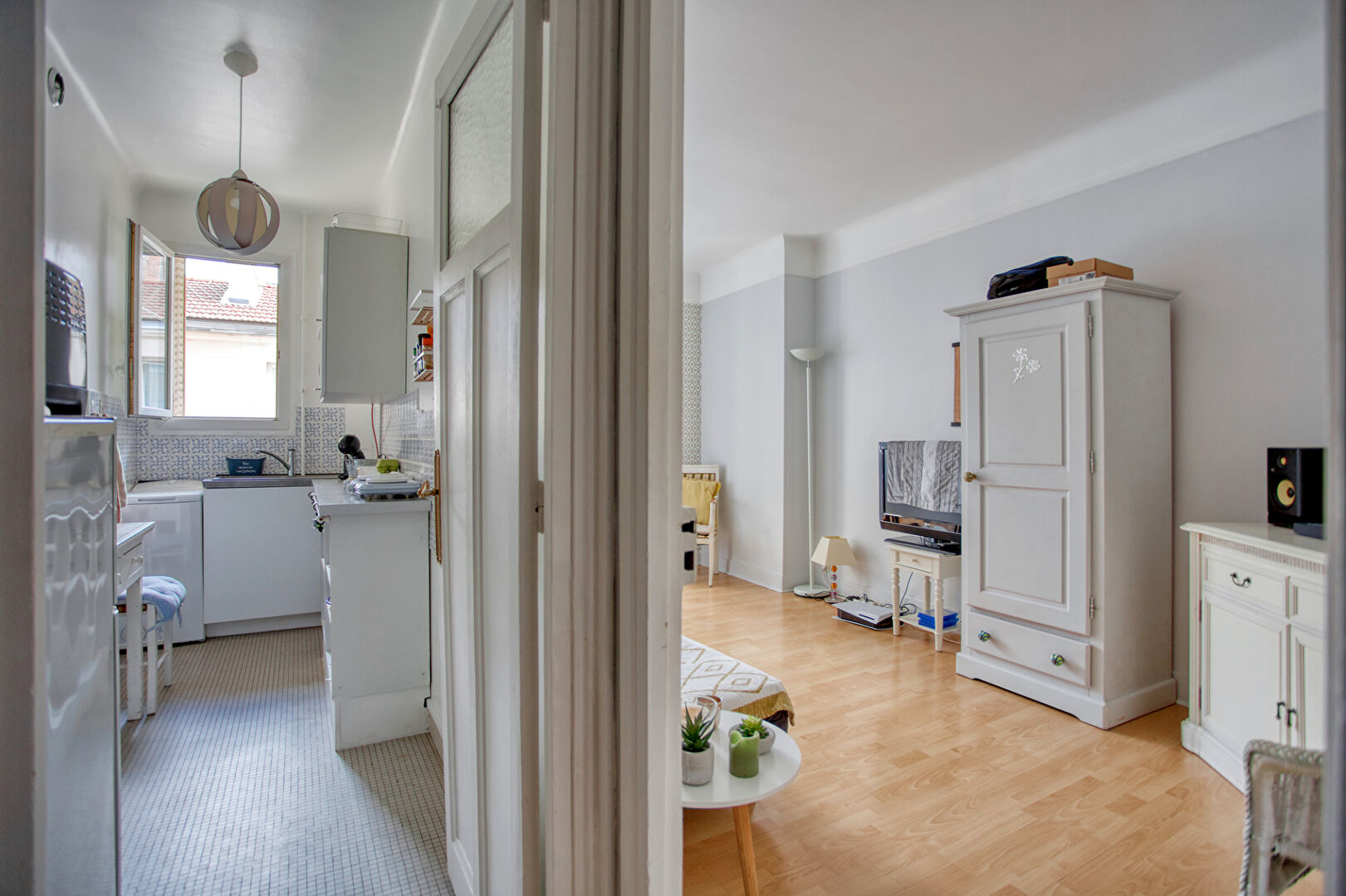 Photo SPACIEUX T2 A 2 MINUTES DU MÉTRO CONVENTION image 4/6