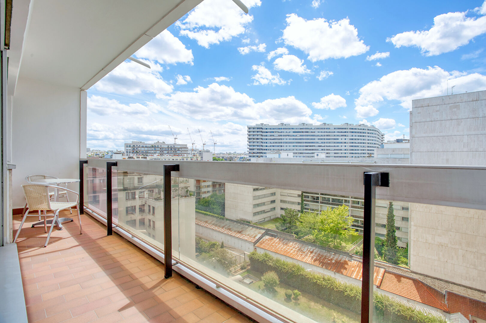 BEAU T2 ENSOLEILLÉ AVEC BALCON - METRO LOURMEL