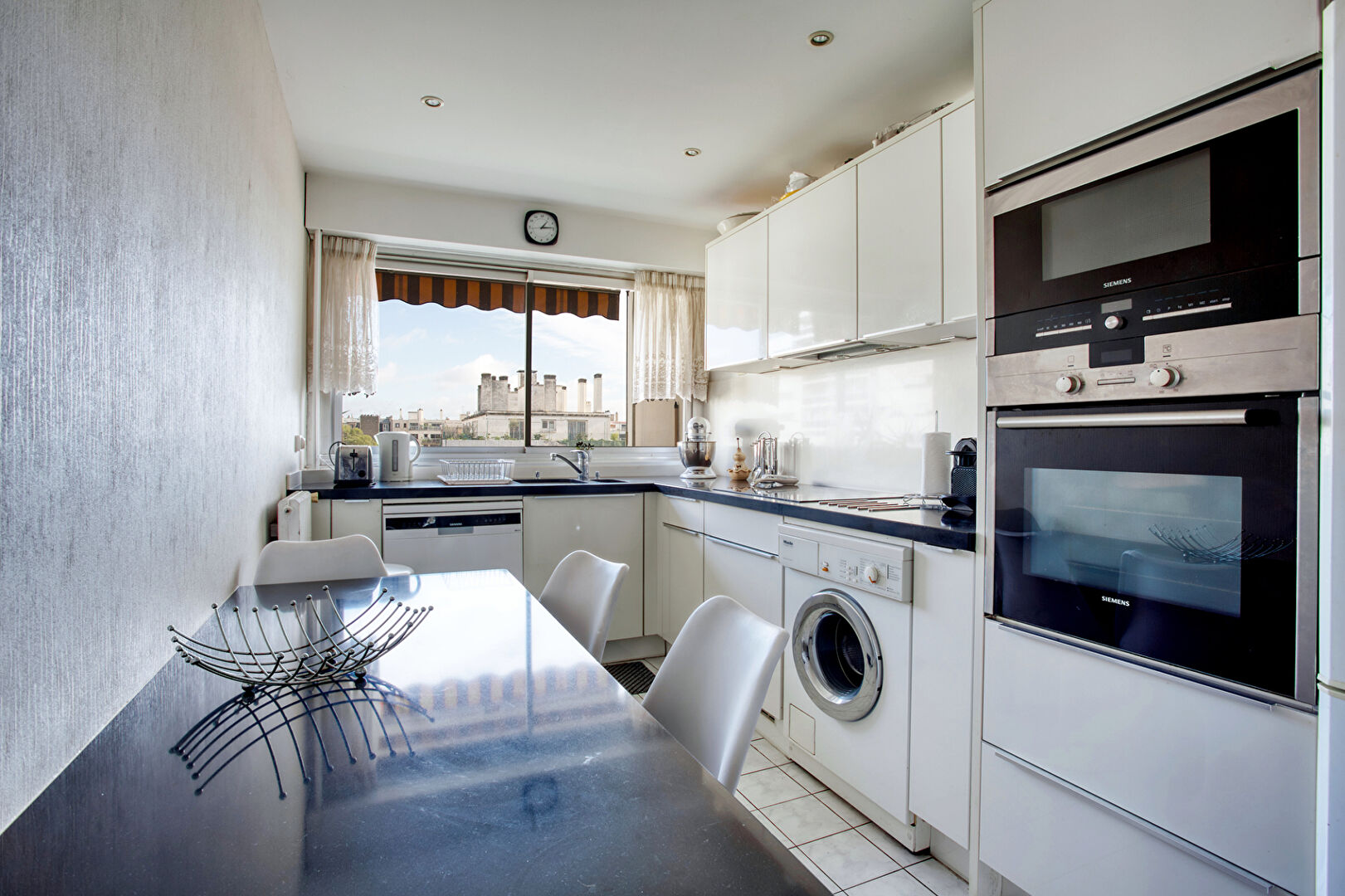 Photo TRES BEAU T3 AVEC BALCON SUR JARDIN image 2/6