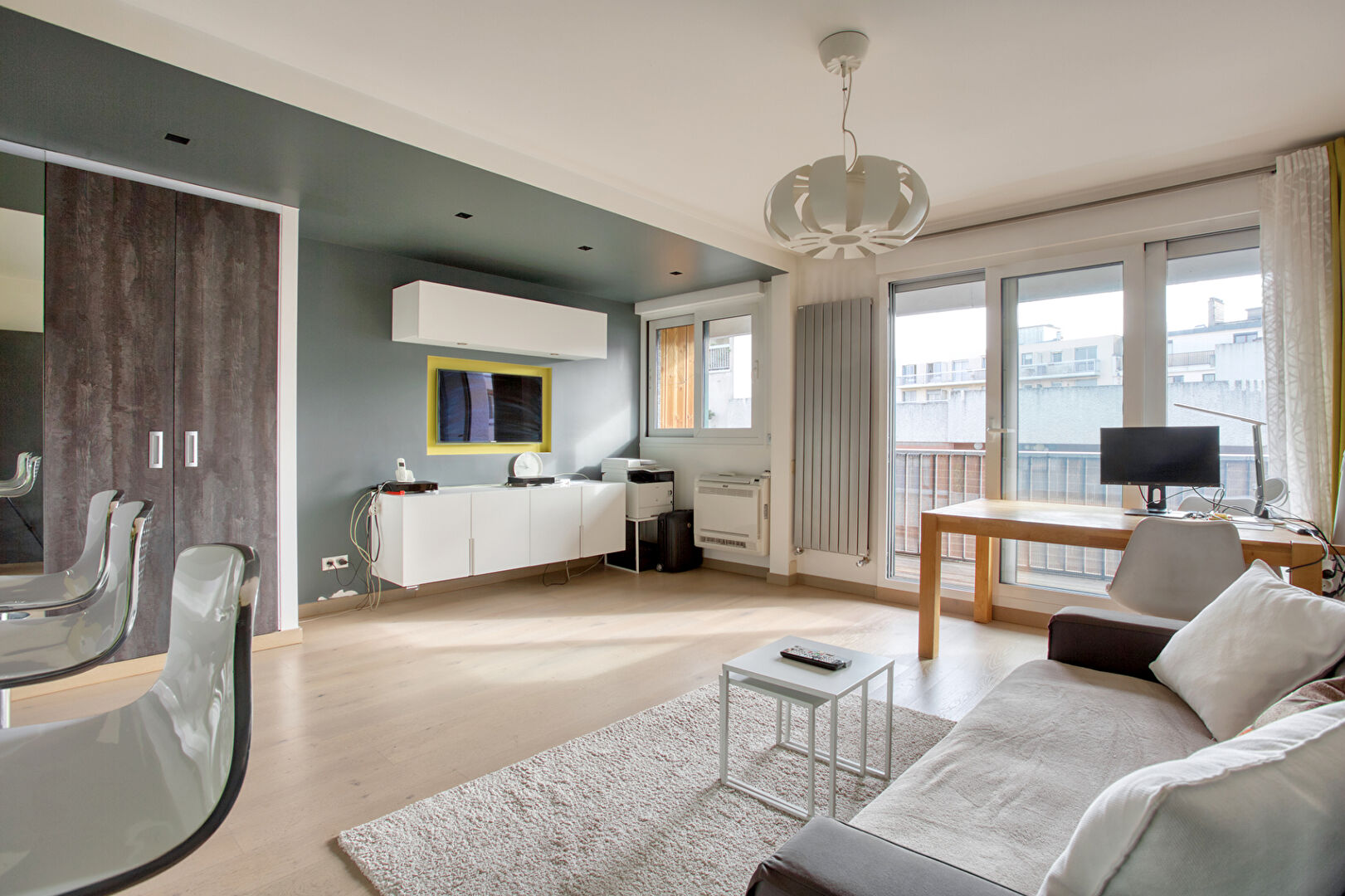 Photo T2  rénové par architecte avec balcons image 5/6