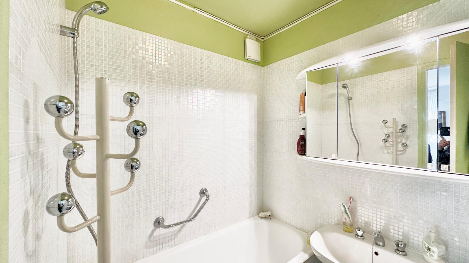 Photo T2 EN ETAGE AU CALME AVEC MAGNIFIQUE JARDIN !! - VAUGIRARD image 6/6