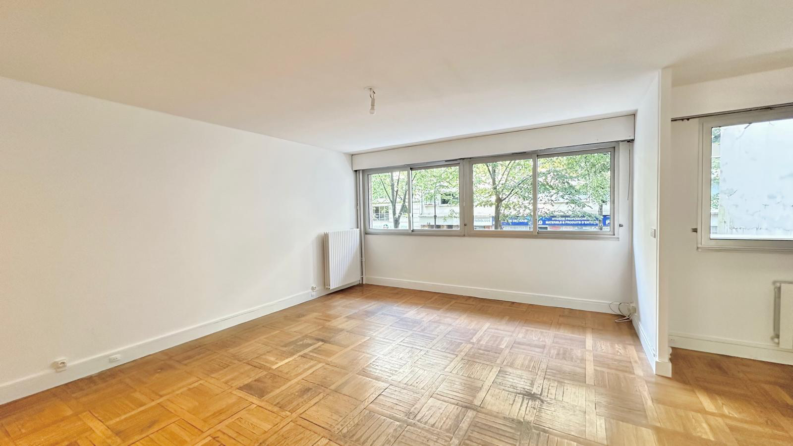 Photo Spacieux T4  traversant avec balcon - VOUILLE LABROUSTE image 3/6