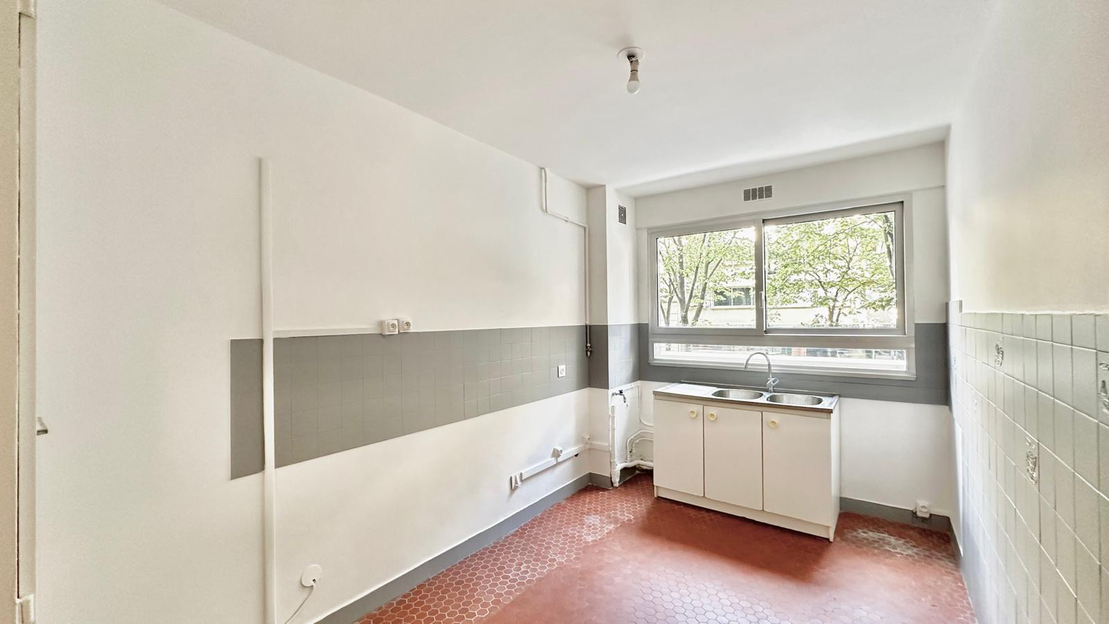 Photo Spacieux T4  traversant avec balcon - VOUILLE LABROUSTE image 4/6