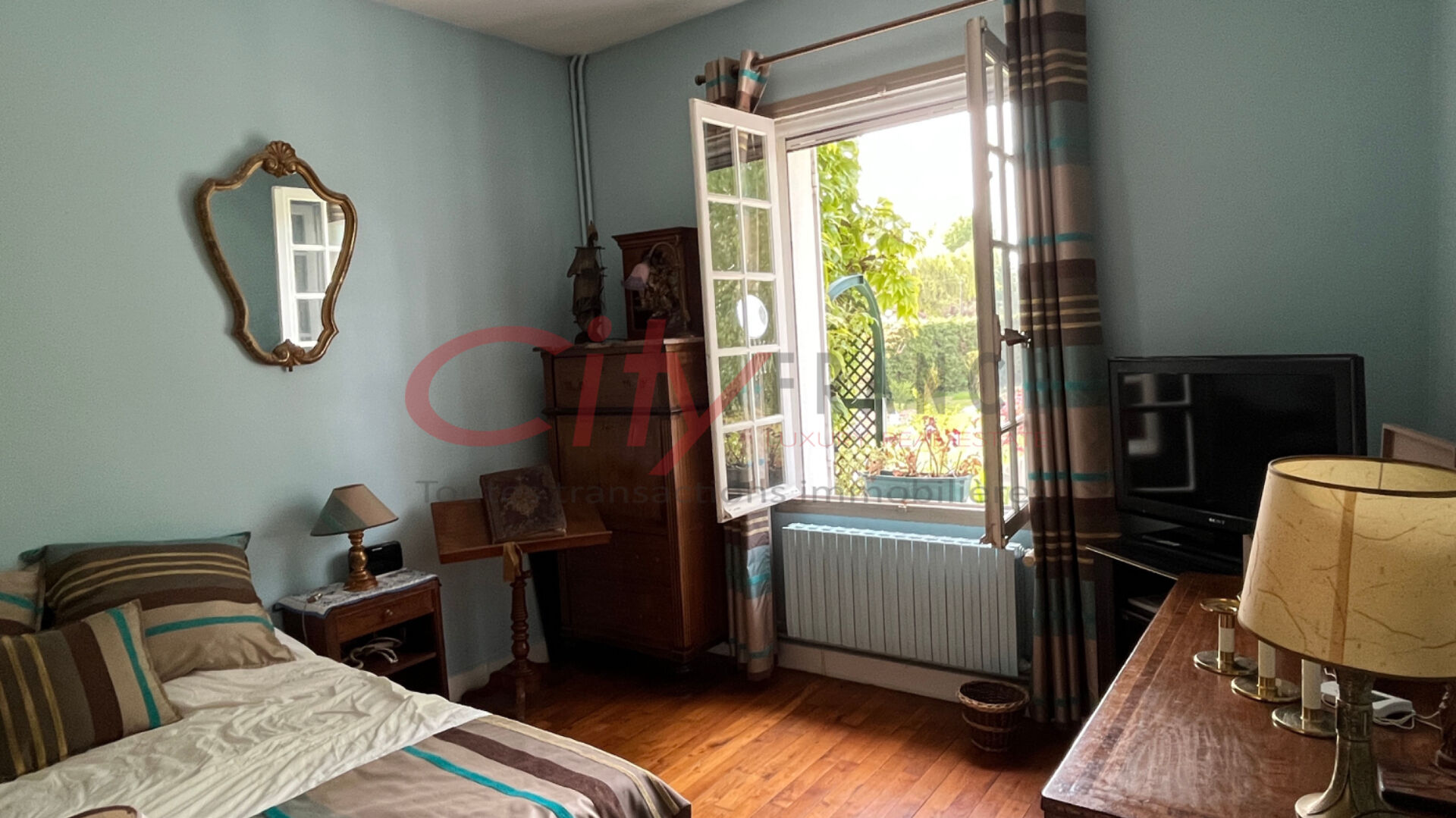 Photo Maison Orgerus 4 pièce(s) 200 m2 image 5/6