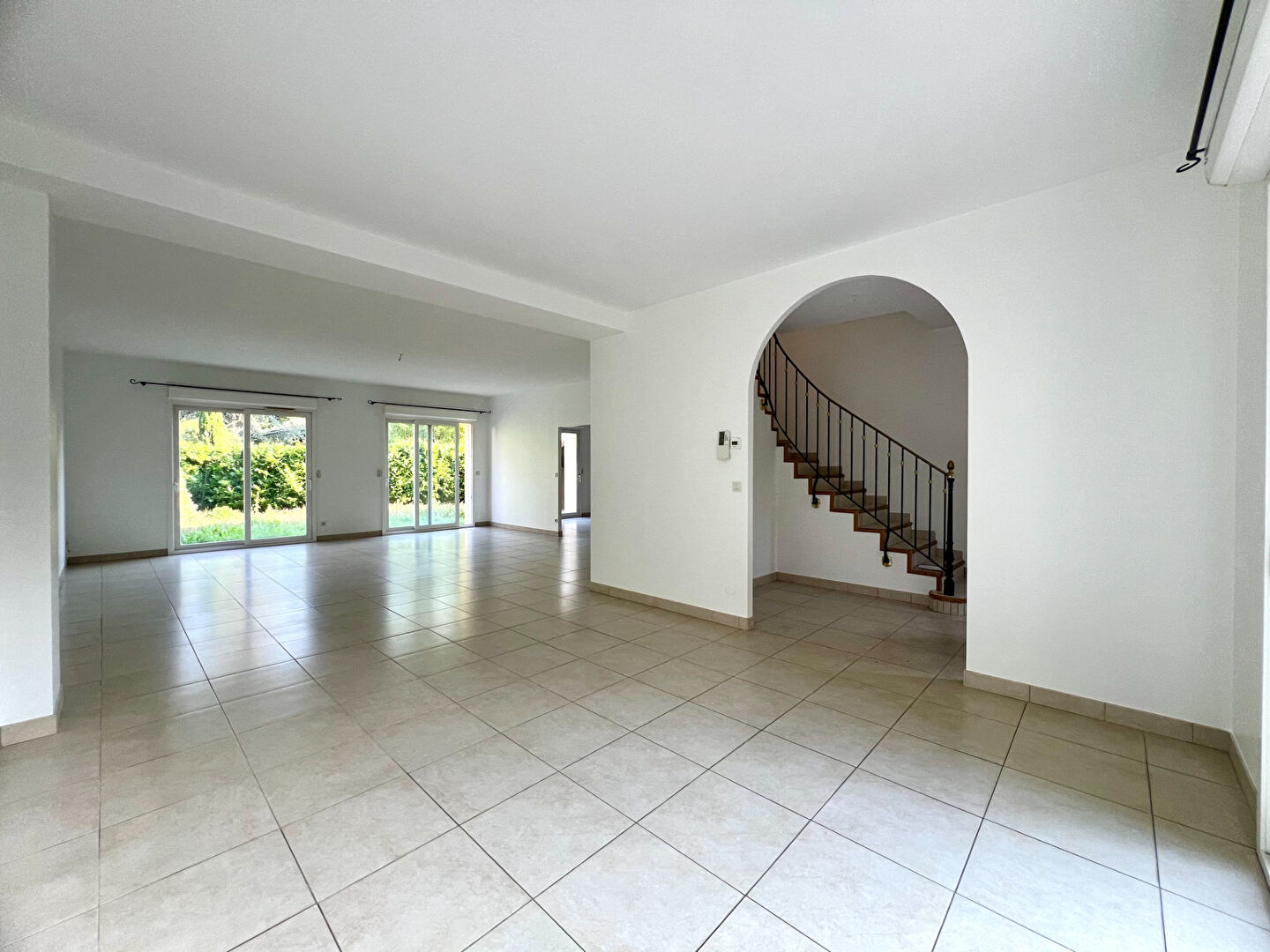 Photo Maison Familiale Lumineuse et Spacieuse avec Jardin et Suite Parentale à Chatou image 3/6