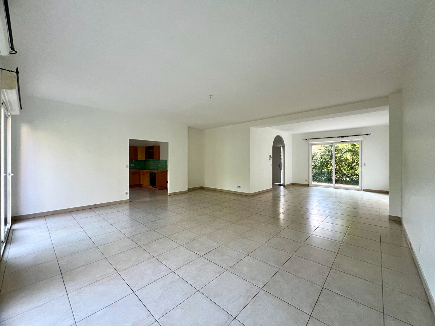 Photo Maison Familiale Lumineuse et Spacieuse avec Jardin et Suite Parentale à Chatou image 4/6