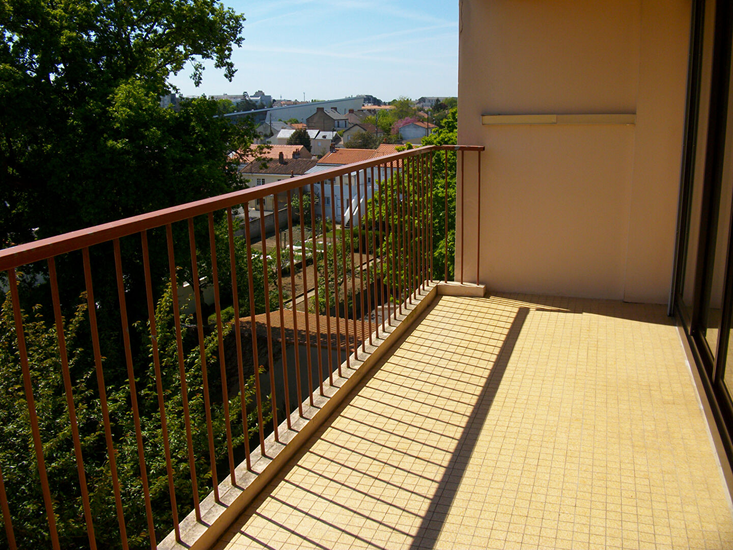 Photo LA ROCHE SUR YON - PROCHE DU CENTRE VILLE image 1/6