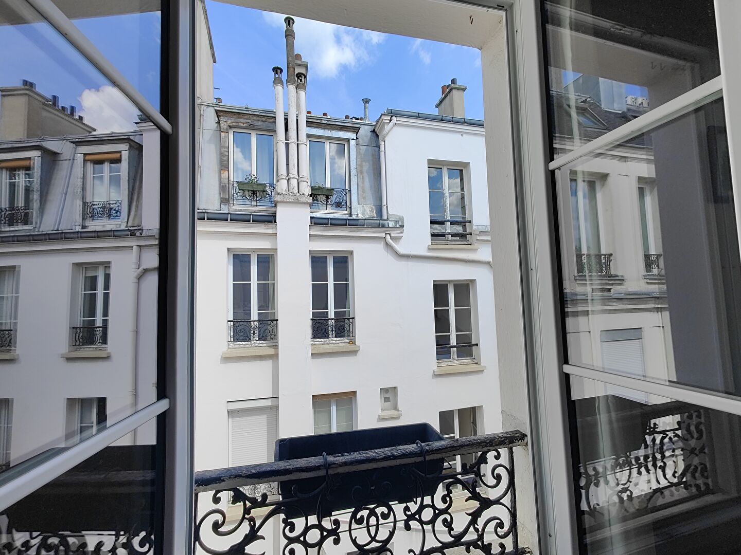 Photo Métro École Militaire, DERNIER ETAGE Appartement Paris  2 pièce(s)  clair de 42 m2 image 3/6
