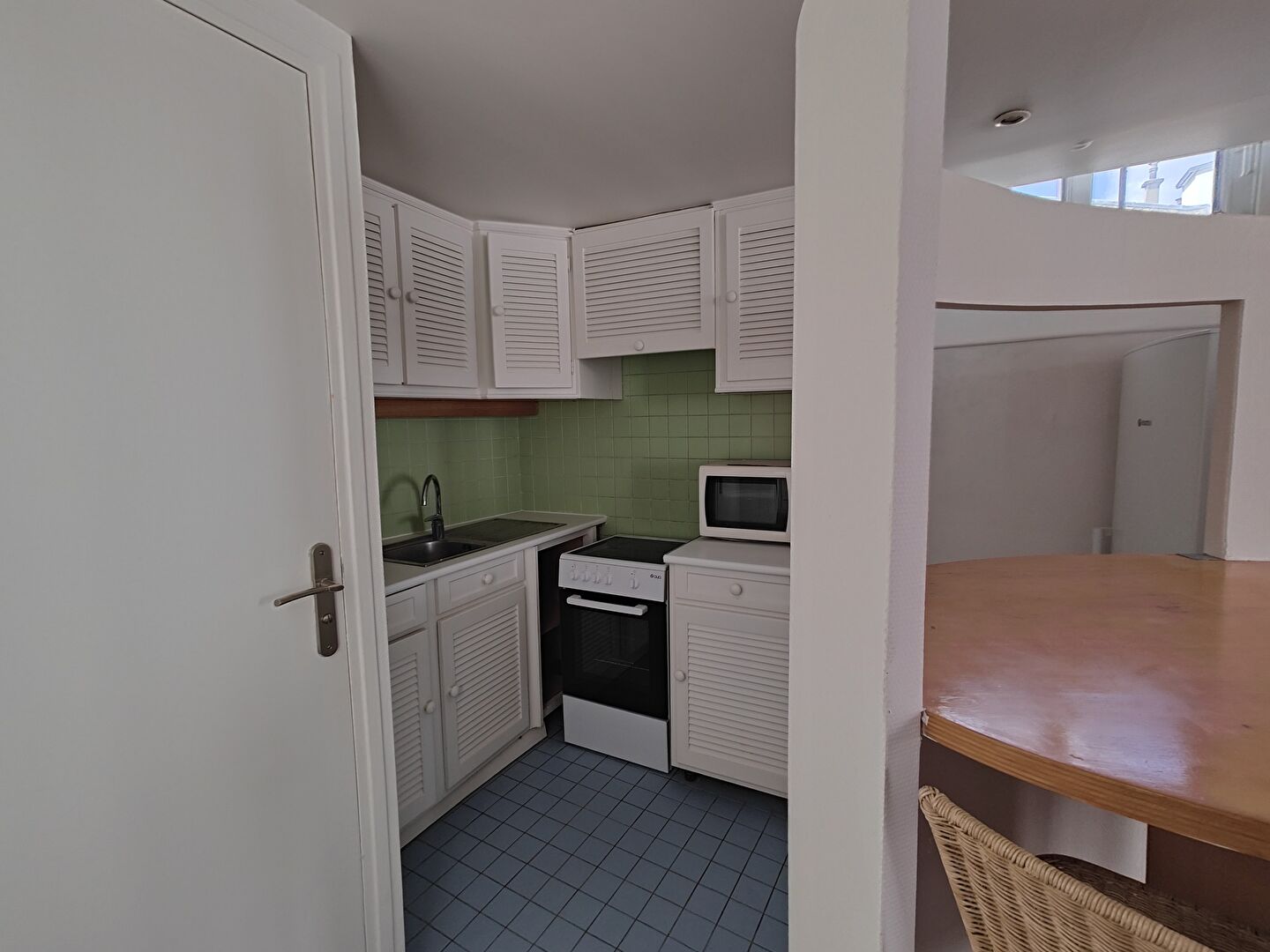 Photo Métro École Militaire, DERNIER ETAGE Appartement Paris  2 pièce(s)  clair de 42 m2 image 4/6