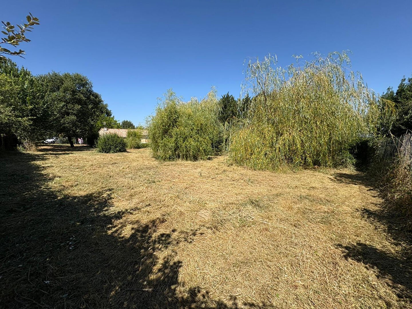TERRAIN CONSTRUCTIBLE 1 086M2 LABASTIDE-CLERMONT