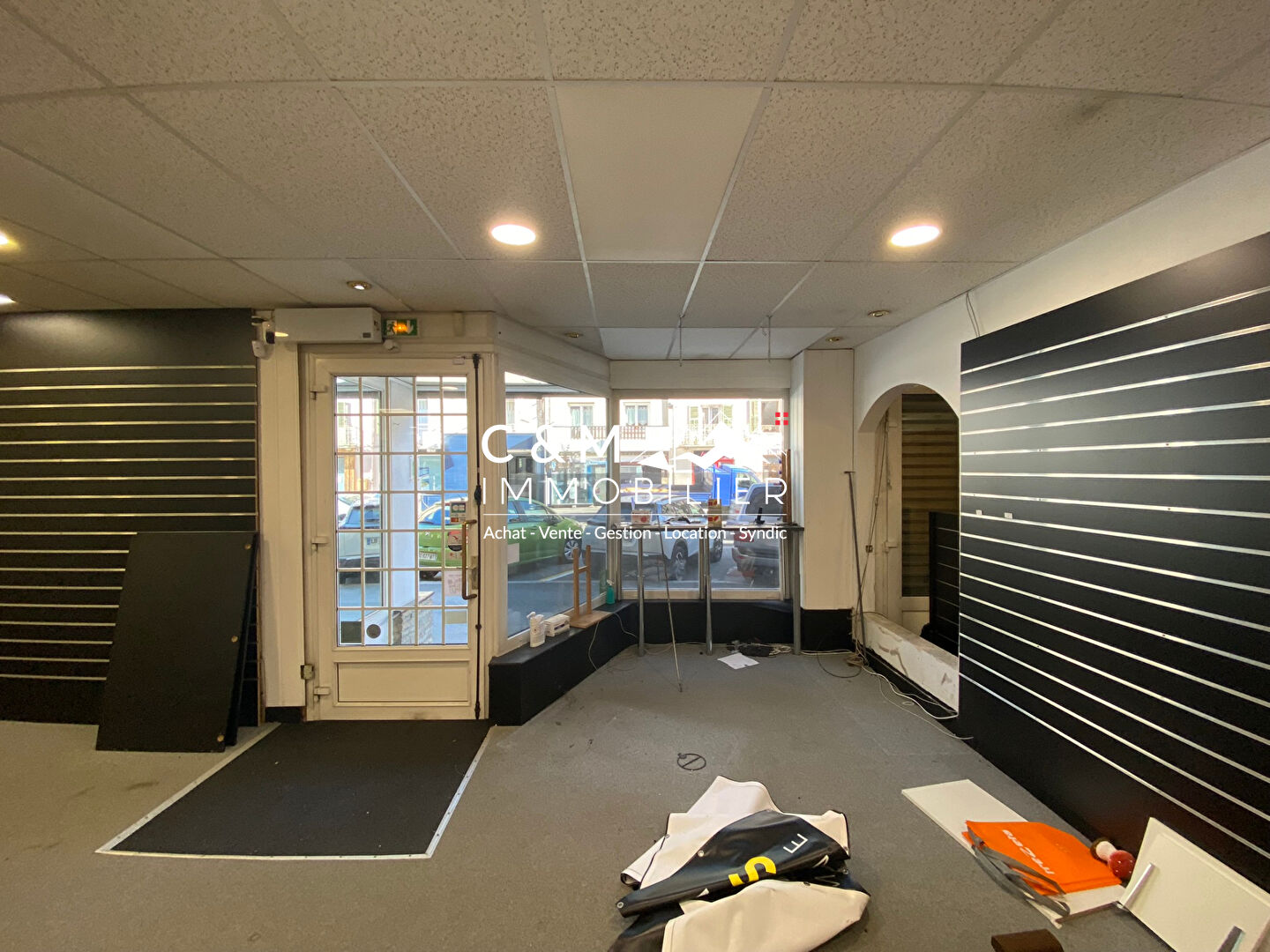 Photo Local commercial MODANE Gare 490.93 m2 + cave (225.58 m2) image 2/6