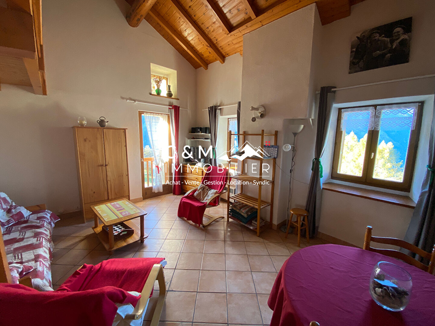 Photo A LOUER Appartement  duplex meublé  Saint Andre 3 pièce(s) + garage image 2/6