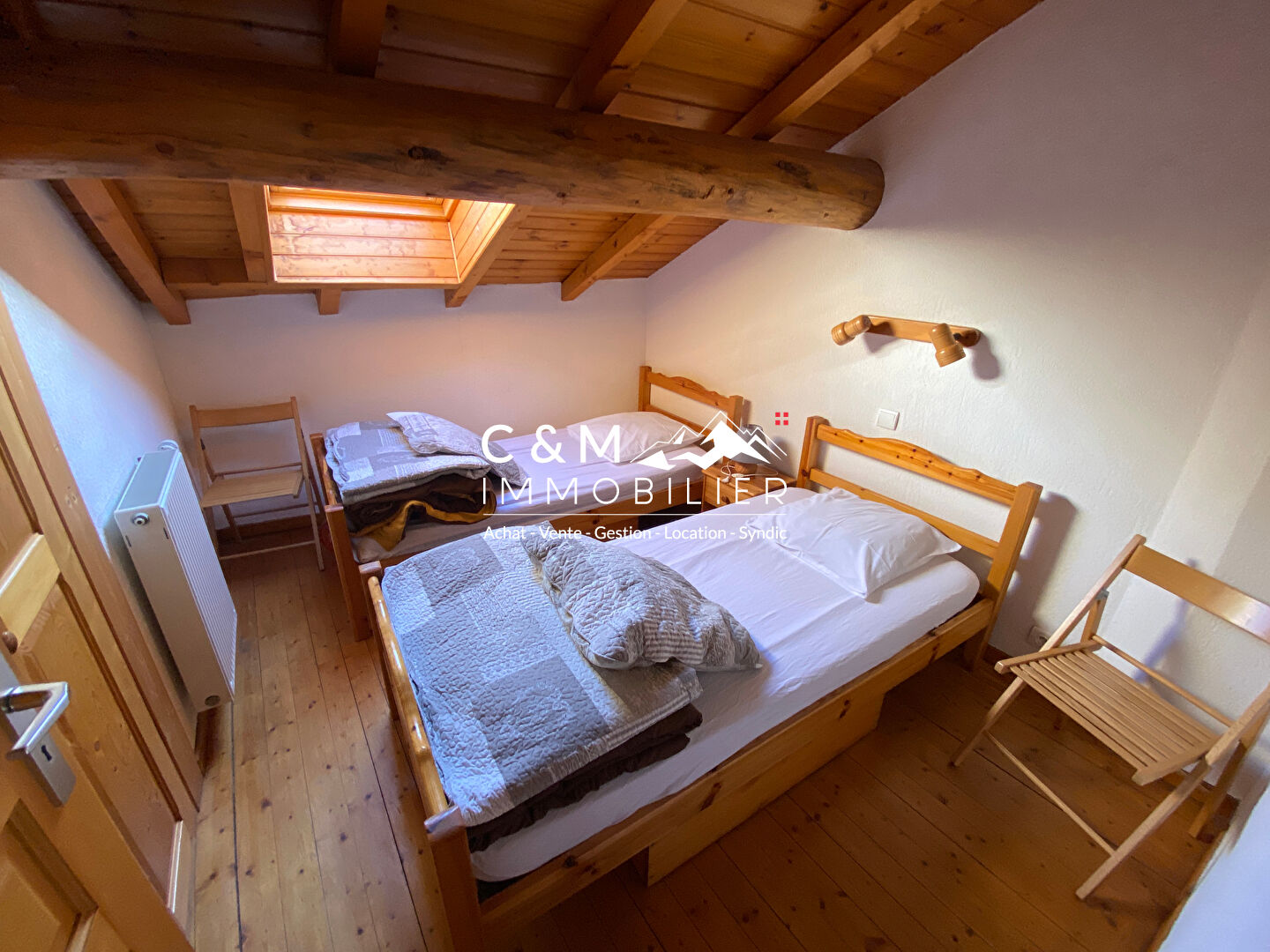 Photo A LOUER Appartement  duplex meublé  Saint Andre 3 pièce(s) + garage image 5/6