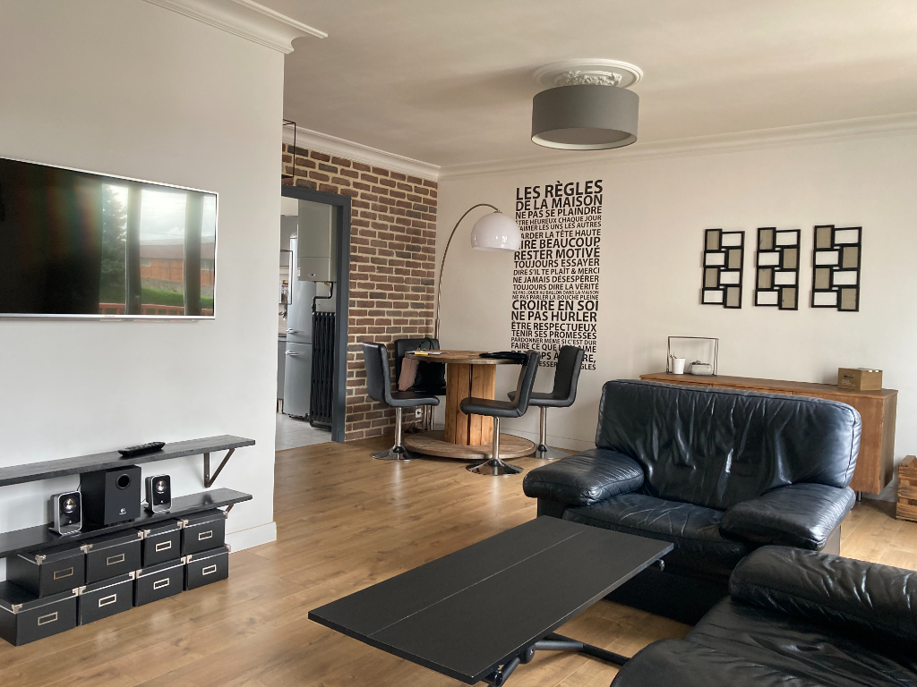 Photo APPARTEMENT T3 MEUBLE AVEC GARAGE- CLEUNAY image 1/6