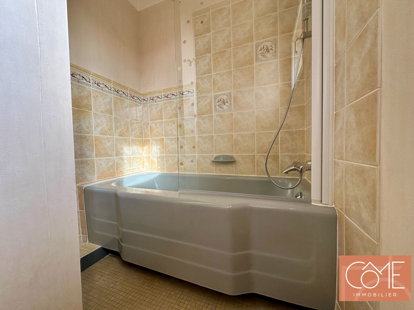 Photo APPARTEMENT DE 132 m2  - QUARTIER JEANNE D'ARC  - METRO JOLIOT-CURIE - RENNES. image 5/6