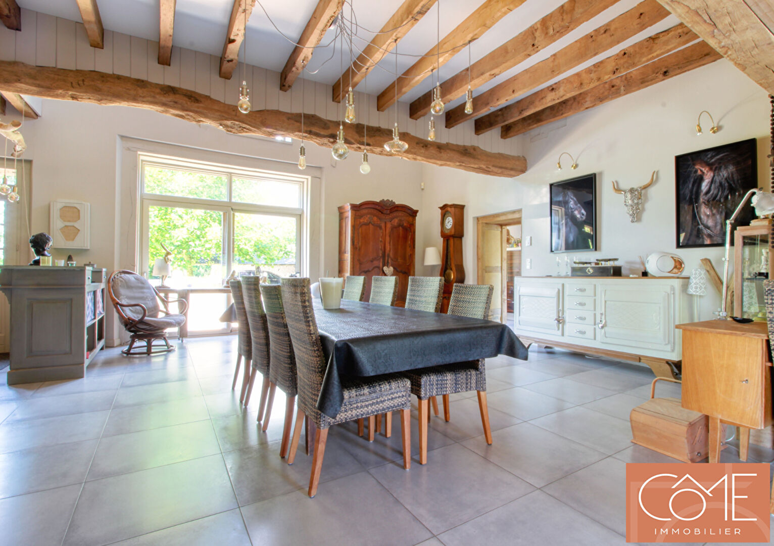 Photo A VENDDRE - DOMLOUP 35410 - LONGÈRE RÉNOVÉE - 261 m² HABITABLES  ET 329 m² au sol- TERRAIN DE 10 700 m² - PISCINE CHAUFFÉE - PRESTATIONS DE QUALITÉ image 2/6